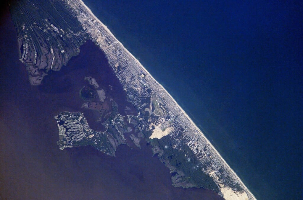 Astronaut photograph of Kitty Hawk and the northern Outer Banks from the International Space Station